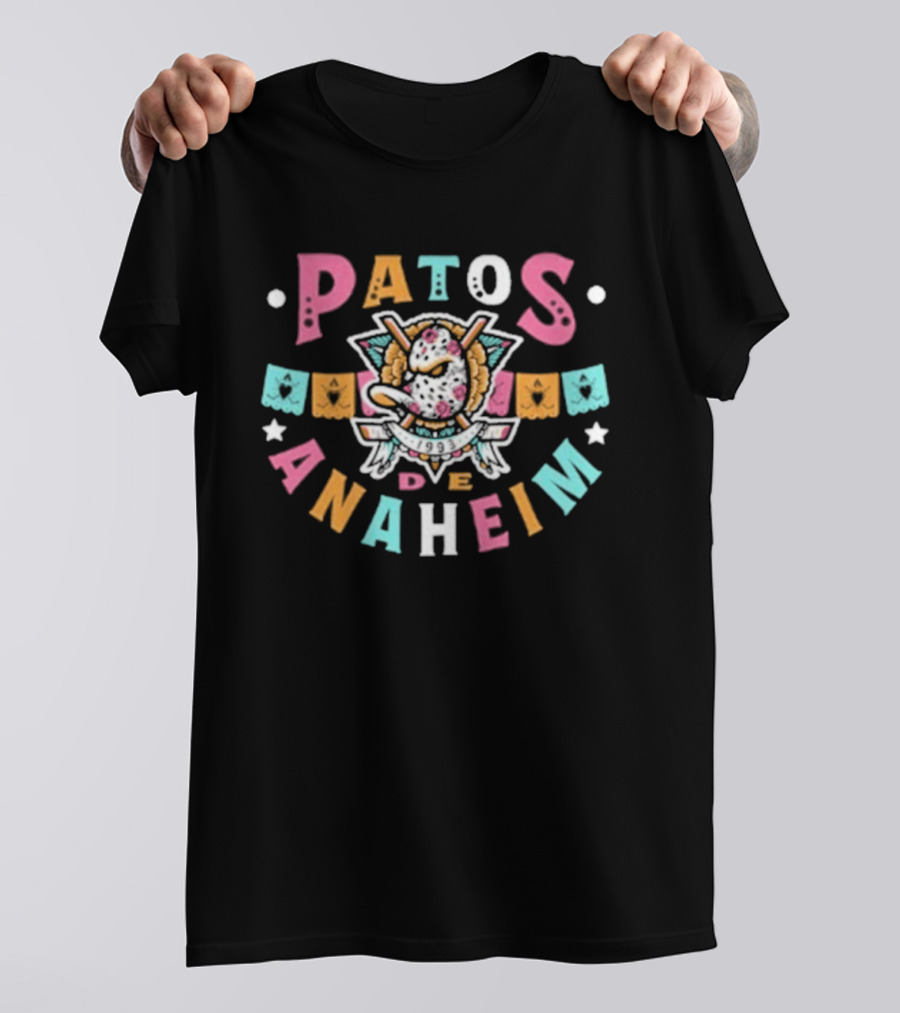 Patos De Anaheim Papel Picado Style T-Shirt