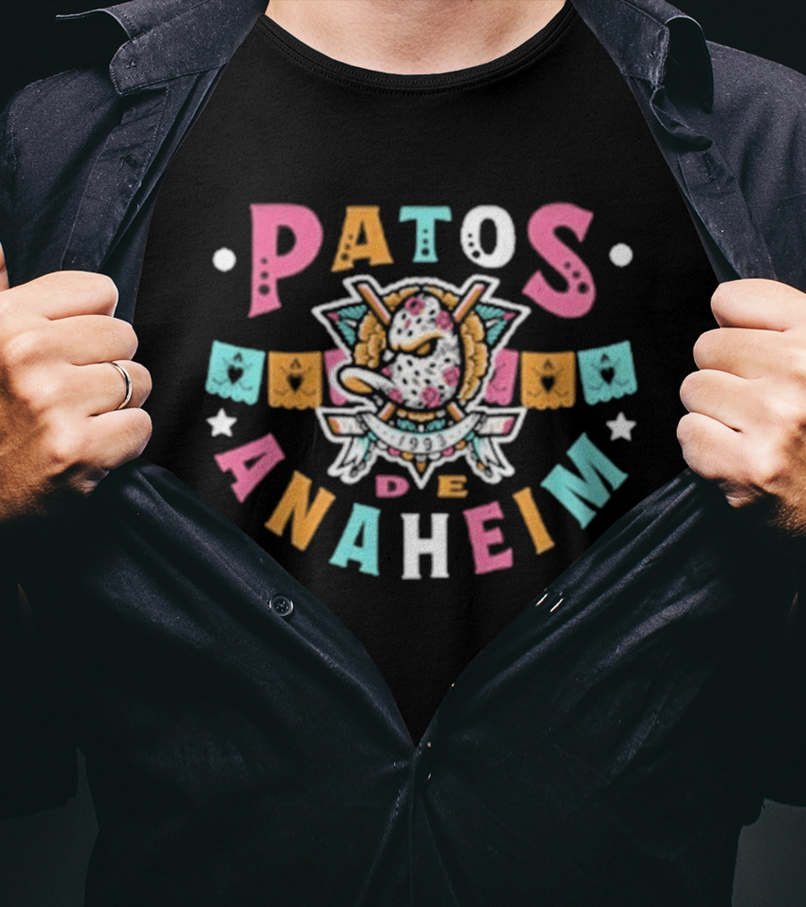 Patos De Anaheim Papel Picado Style T-Shirt