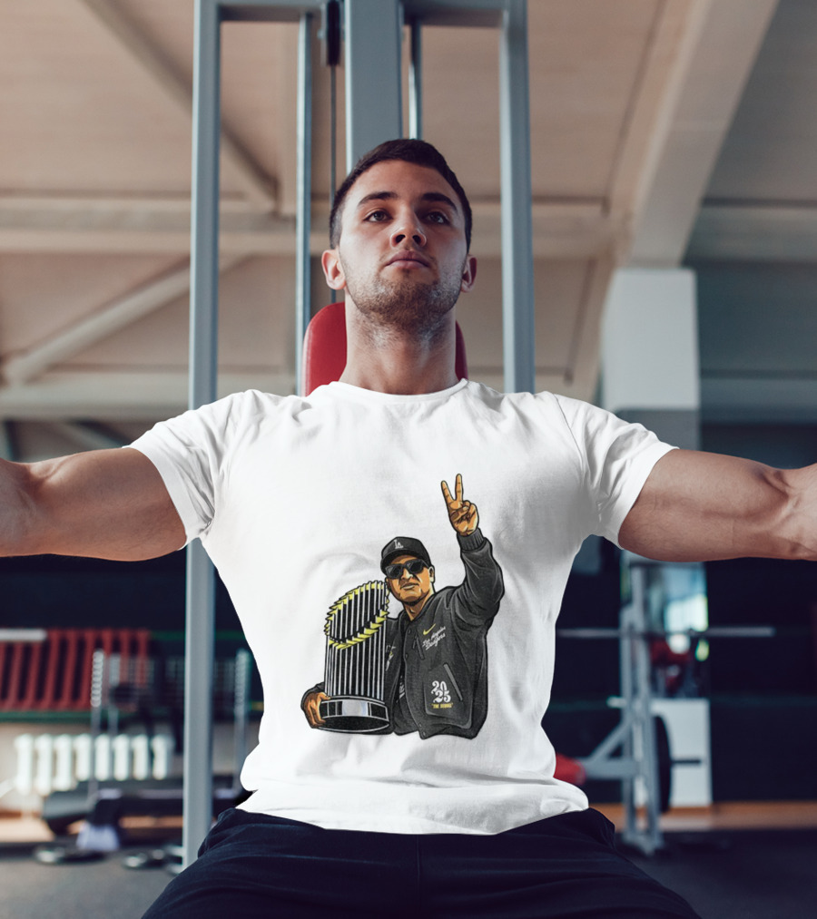 Dave Roberts Los Angeles Dodgers World Series Trophy 2025 Victory Sign T-Shirt