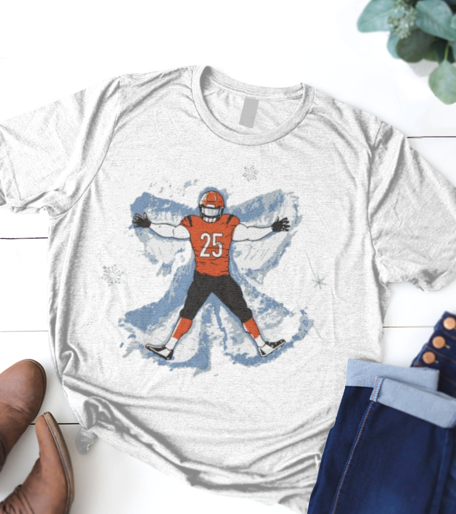 Cincinnati Football Player 25 Making Snow Angel Winter Theme T-Shirt