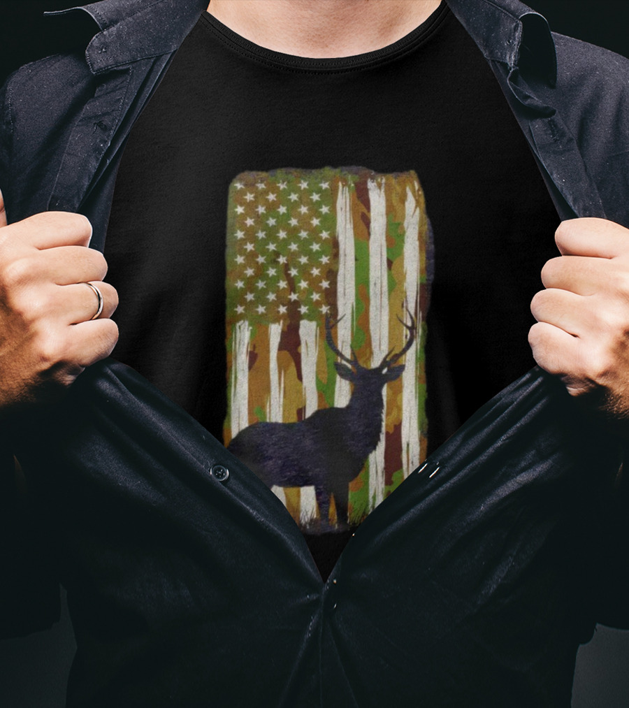 Camo Buck American Flag Camouflage Silhouette T-Shirt