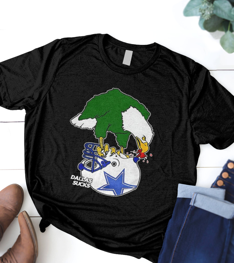 Philadelphia Eagles Pecking Dallas Helmet Dallas Sucks T-Shirt