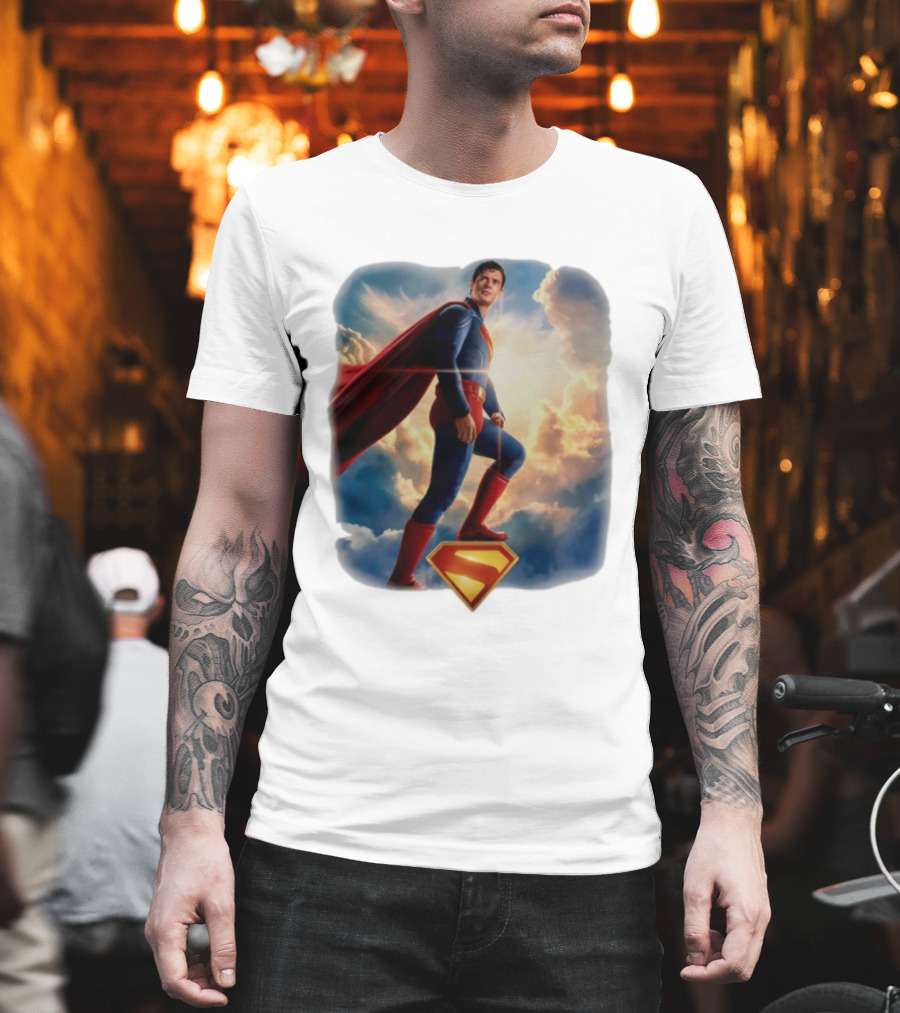 Superman 2025 Faded Standing Iconic Cape And Emblem T-Shirt