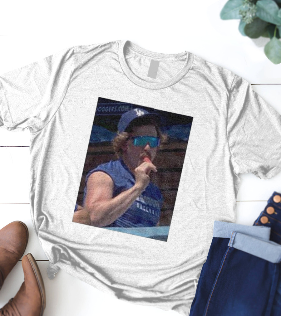 Dodgers Kike Hernandez Eating Popsicle Photo With LA Cap T-Shirt