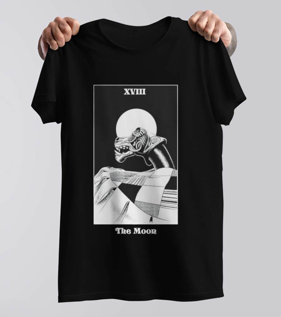 Summerisle Arcana The Moon XVIII Ancient Dragon And Full Moon Tarot Card T-Shirt