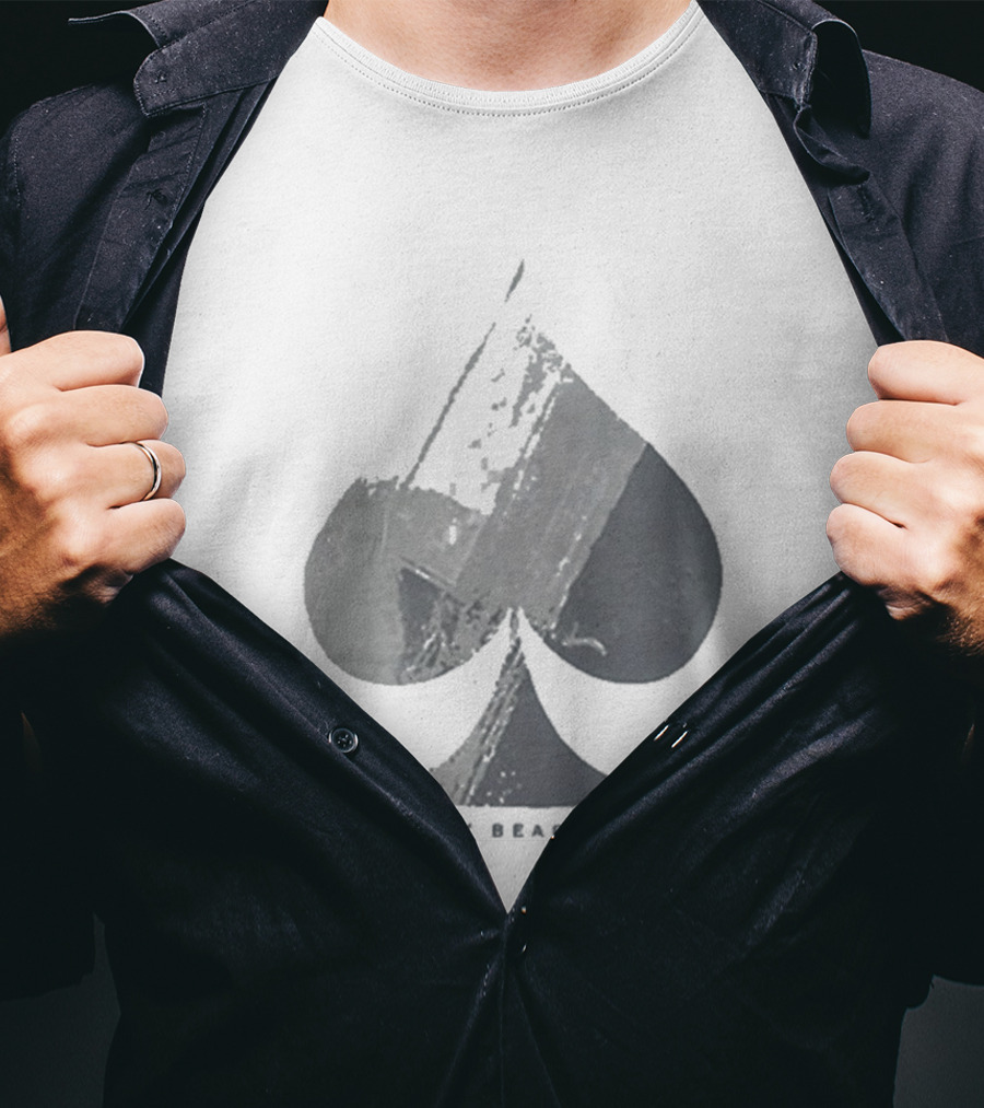 Grizzly Bear Shields Distressed Spade Symbol T-Shirt