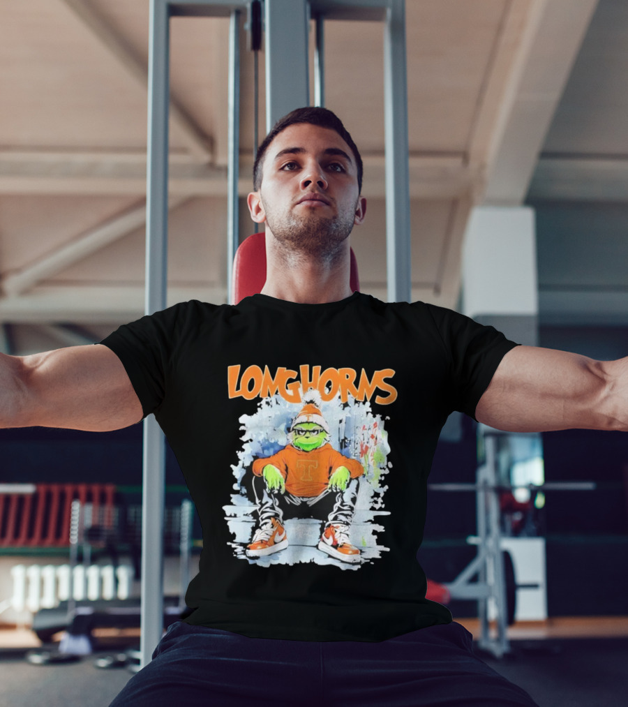 Texas Longhorns Christmas 2025 Grinch Sitting On Steps T-Shirt