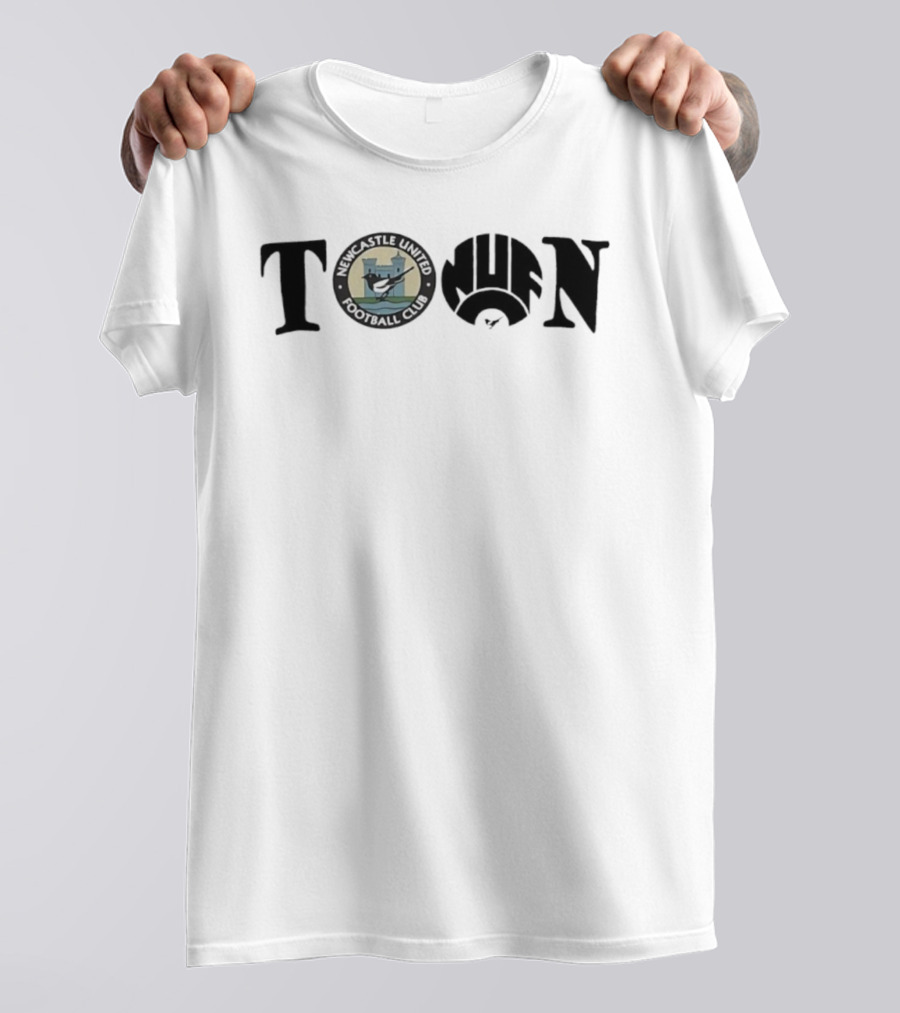 Toon Newcastle United Football Club Emblem Magpie Badge T-Shirt