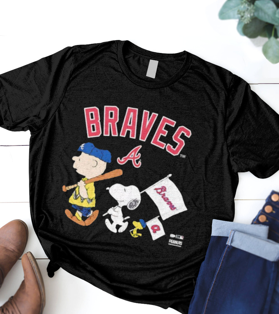 Atlanta Braves Peanuts Characters Snoopy Woodstock Charlie Brown Flag T-Shirt