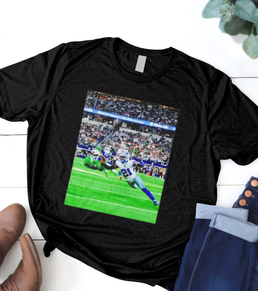 Evonta Smith Spectacular Leap Against Cowboys T-Shirt