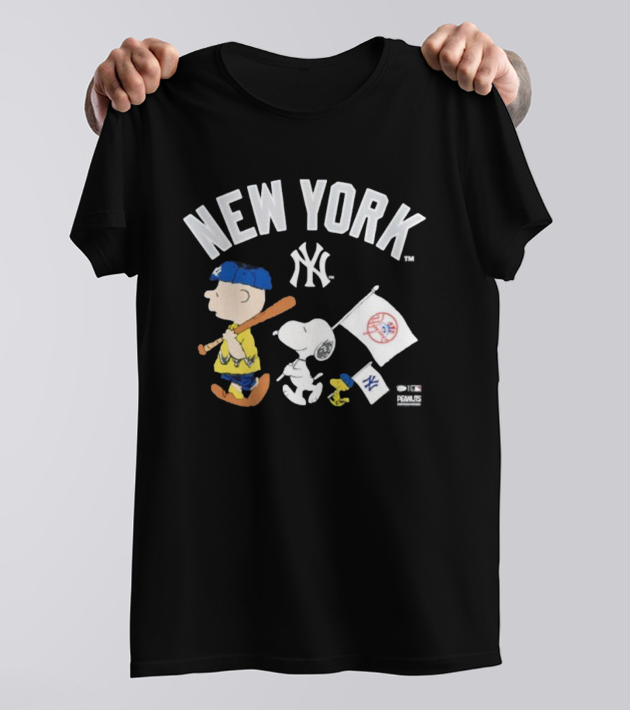 New York Yankees Peanuts Characters Baseball Flag T-Shirt