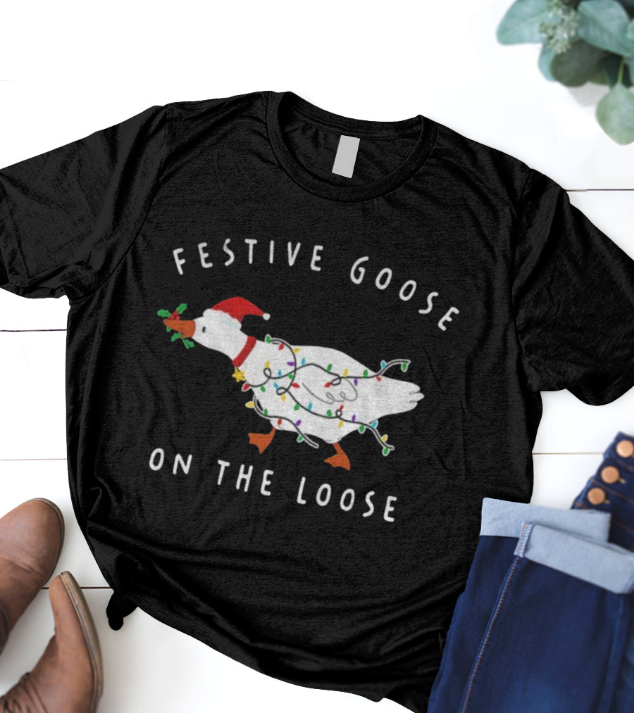 Festive Goose On The Loose Christmas Lights Santa Hat T-Shirt