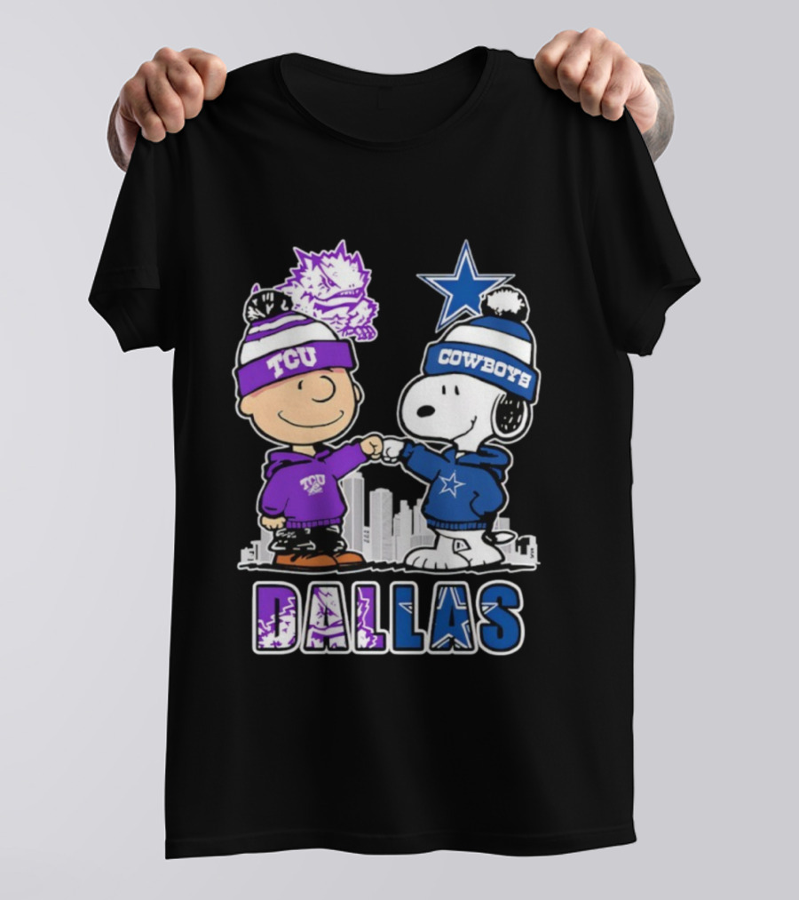 Charlie Brown Snoopy TCU Horned Frogs Dallas Cowboys Fist Bump Skyline T-Shirt