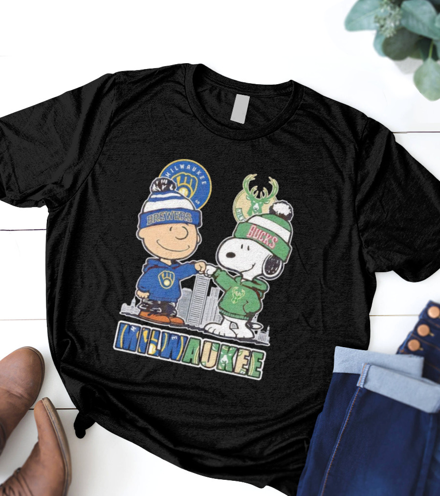 Charlie Brown Snoopy Milwaukee Brewers Bucks Fist Bump T-Shirt