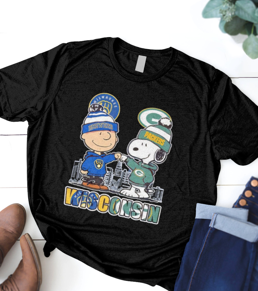 Charlie Brown Snoopy Wisconsin Milwaukee Brewers Green Bay Packers Apparel T-Shirt