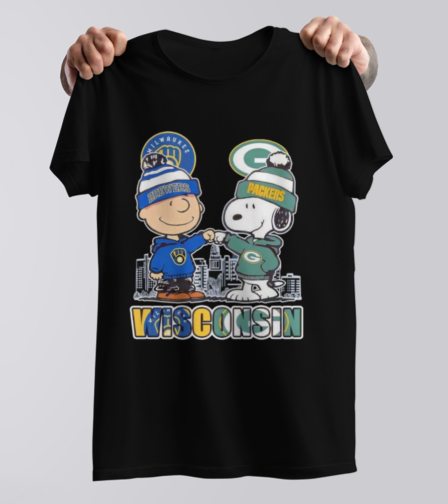 Charlie Brown Snoopy Wisconsin Milwaukee Brewers Green Bay Packers Apparel T-Shirt