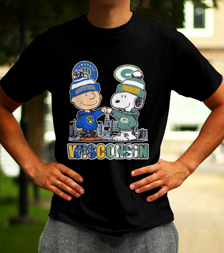 Charlie Brown Snoopy Wisconsin Milwaukee Brewers Green Bay Packers Apparel T-Shirt