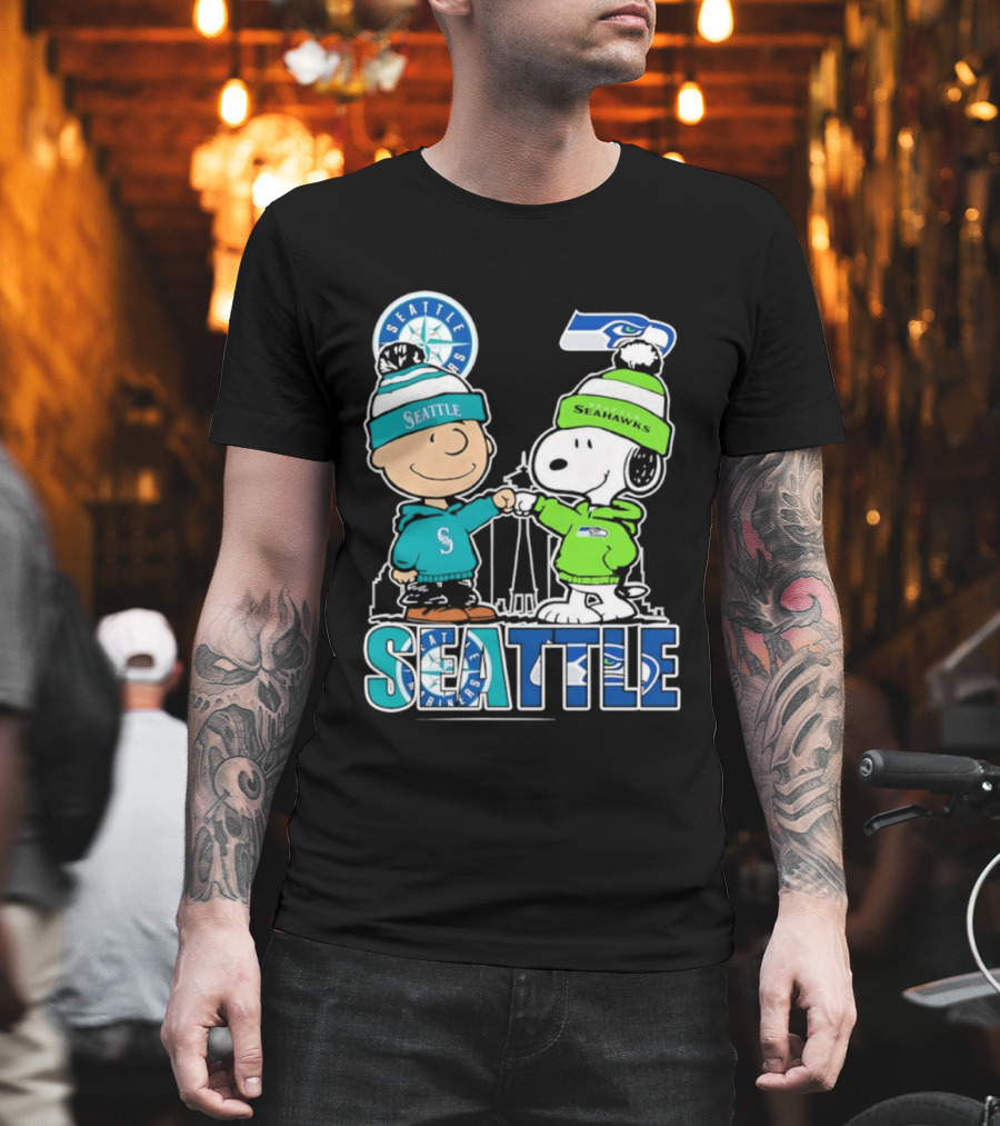 Charlie Brown Snoopy Seattle Seahawks Mariners Fist Bump T-Shirt