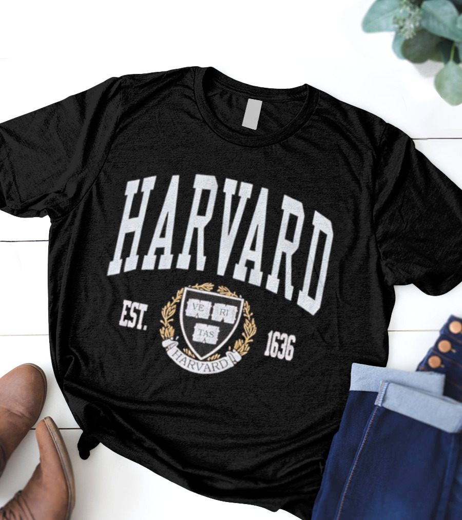 Harvard University Veritas Crest Est 1636 T-Shirt