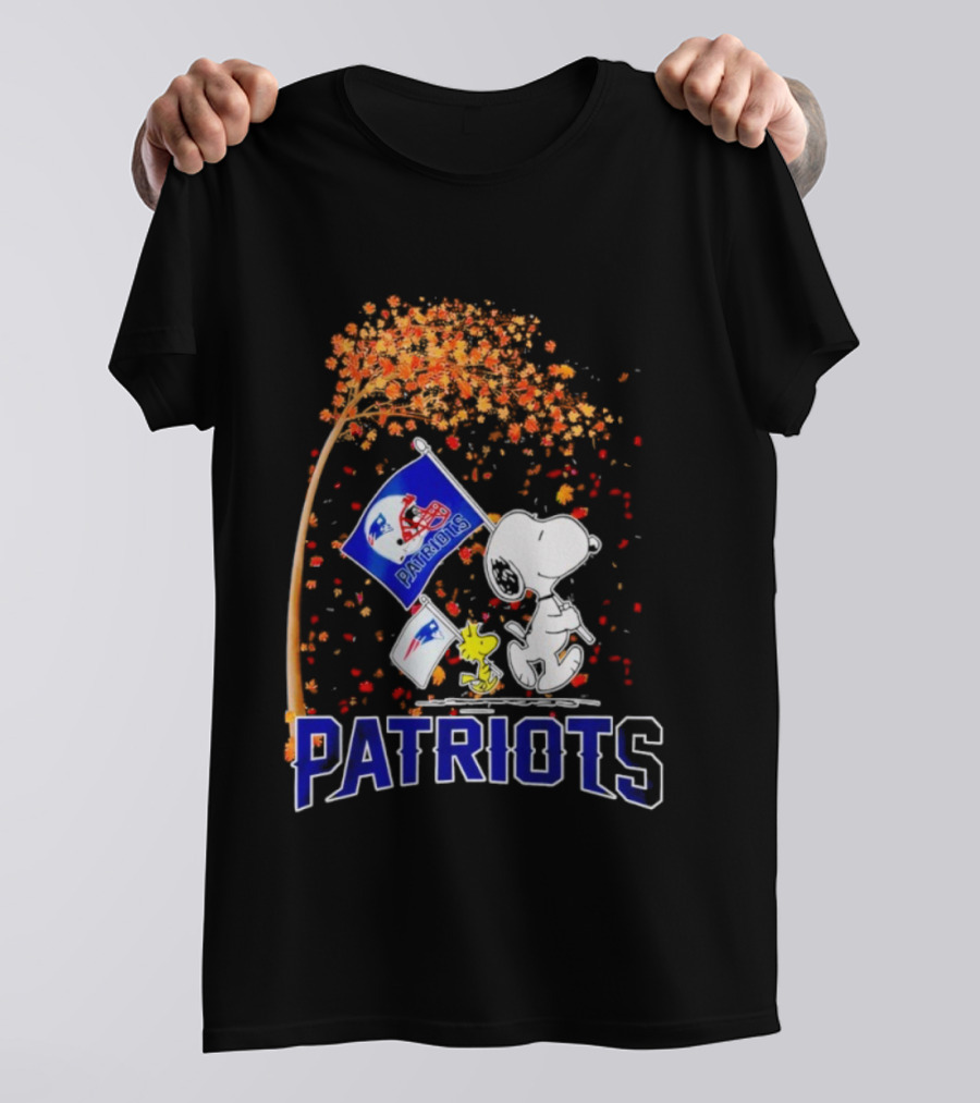 Patriots Snoopy Autumn Peanuts New Era NFL Collaboration T-Shirt