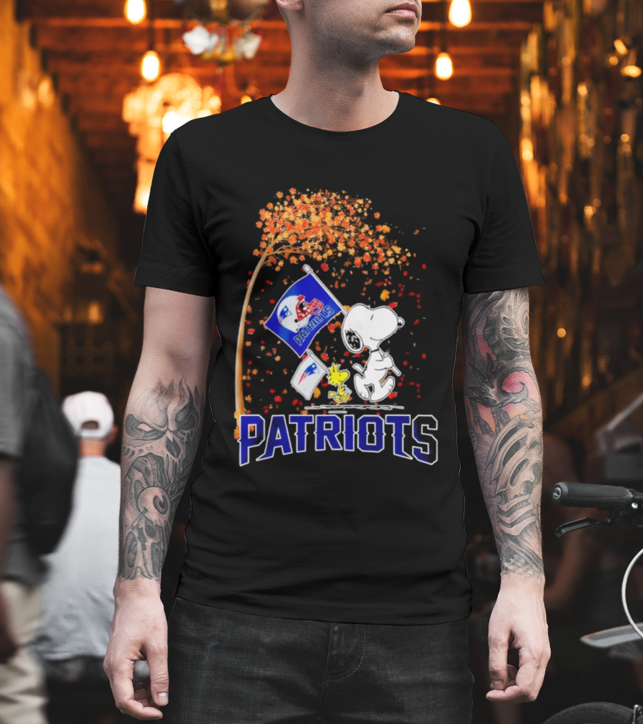 Patriots Snoopy Autumn Peanuts New Era NFL Collaboration T-Shirt
