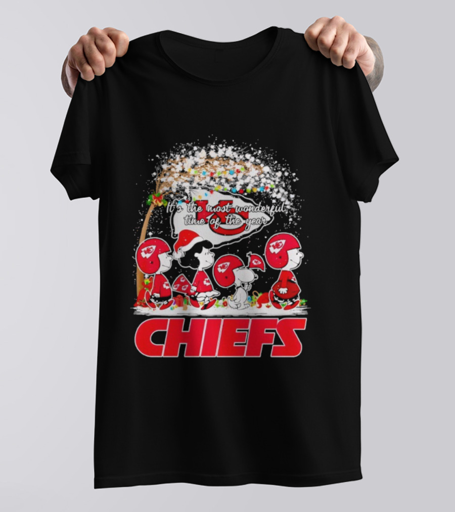 Peanuts Kansas City Chiefs Christmas Tree Wonderful Time Of The Year T-Shirt