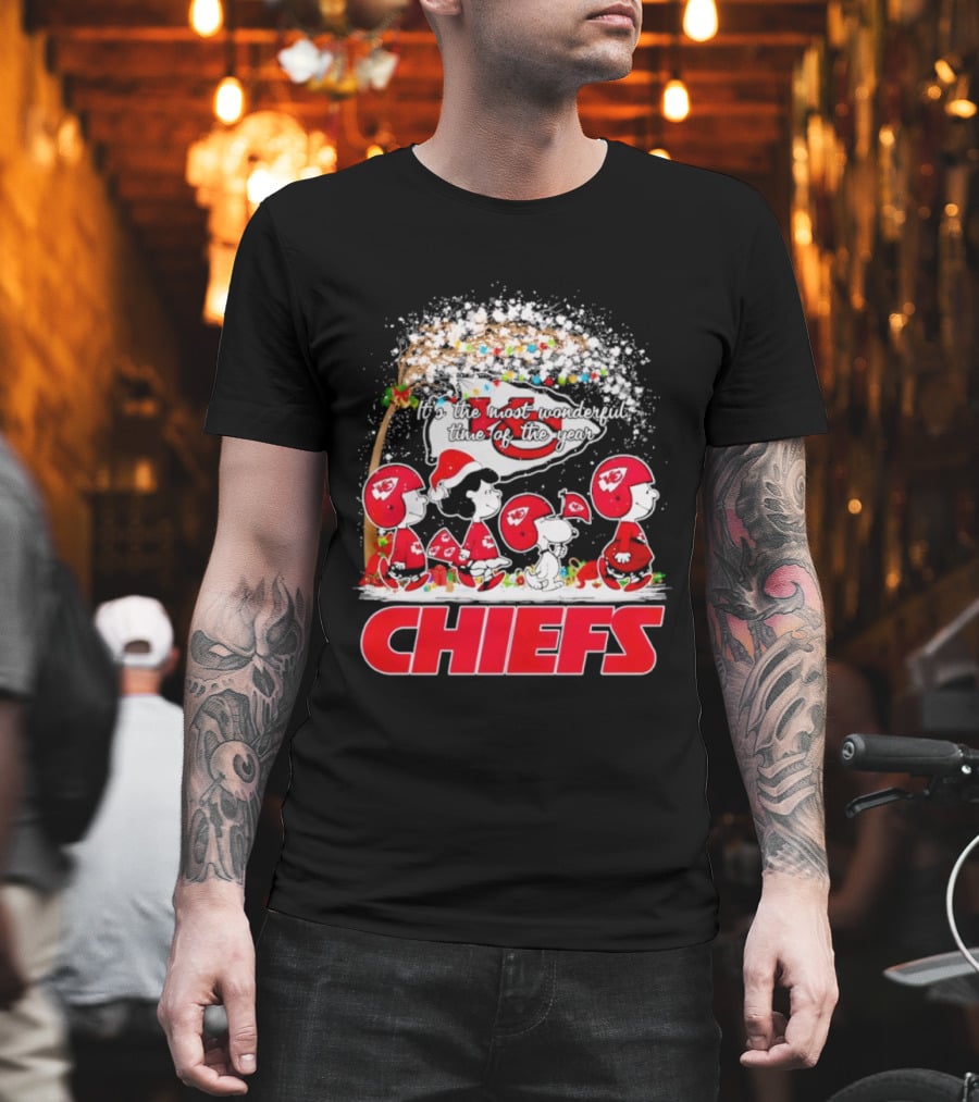 Peanuts Kansas City Chiefs Christmas Tree Wonderful Time Of The Year T-Shirt