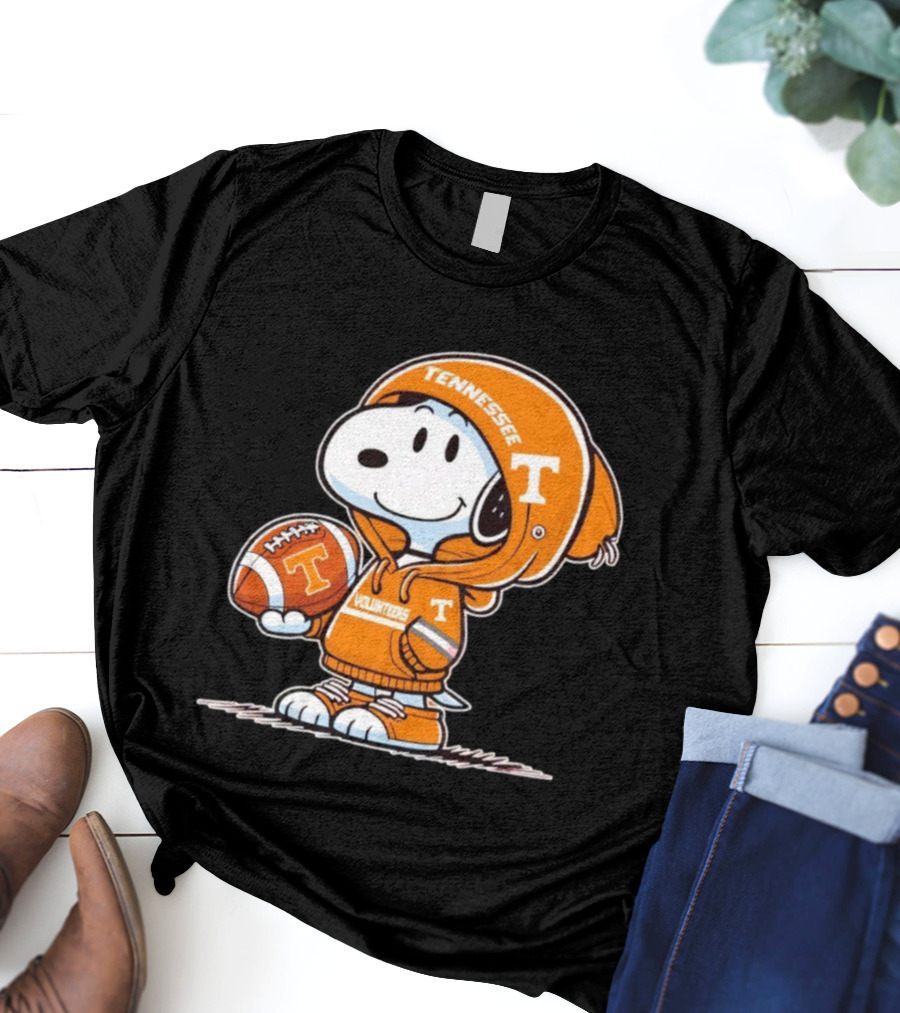 Snoopy Tennessee Volunteers Football T-Shirt