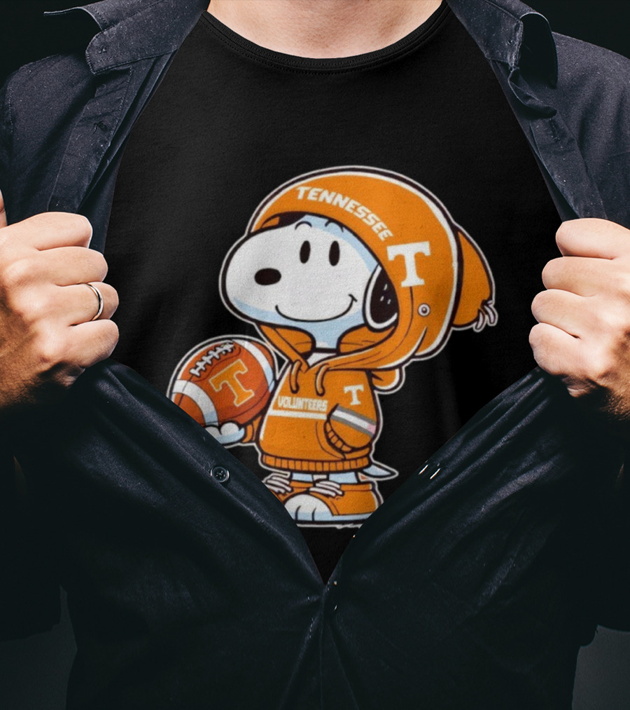 Snoopy Tennessee Volunteers Football T-Shirt