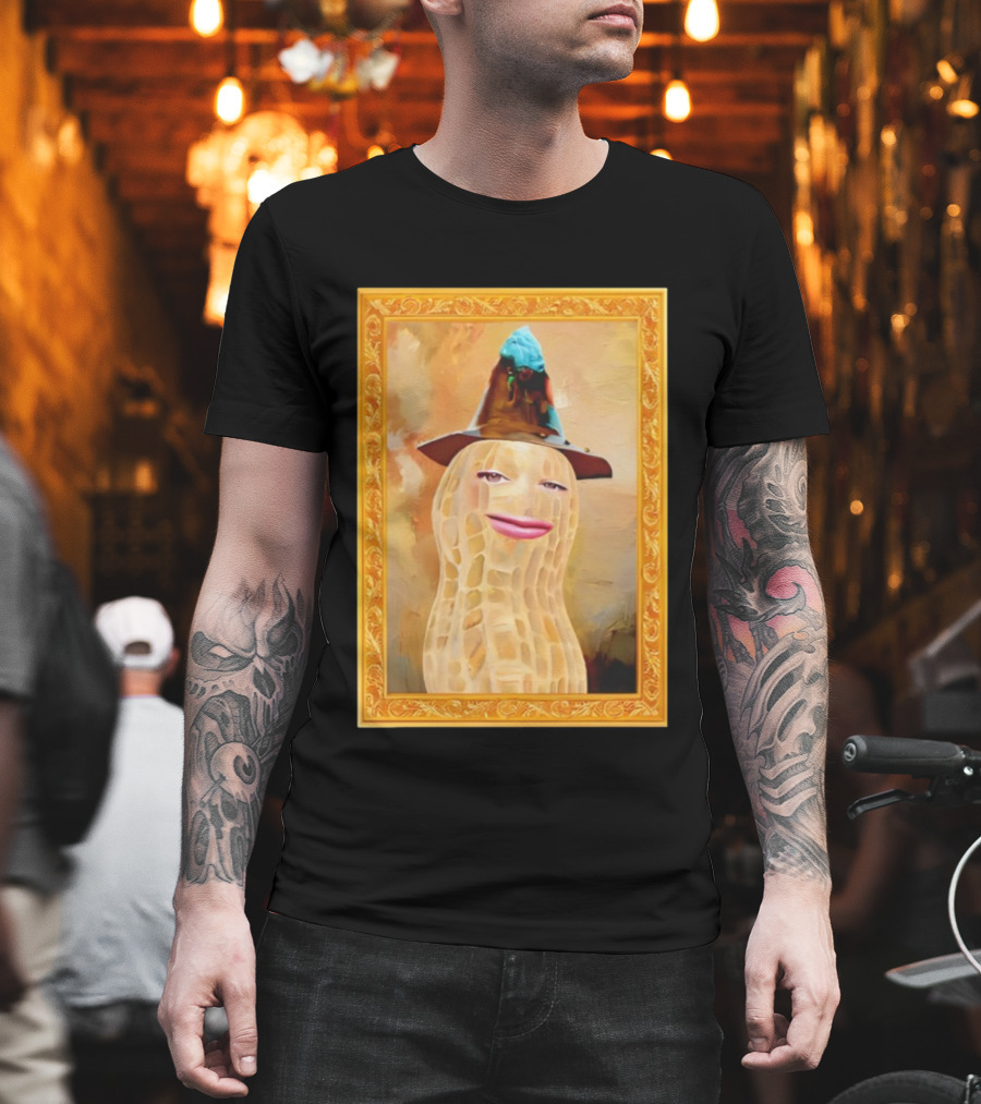 Theburntpeanut Renaissance Portrait With Hat And Blue Figurine T-Shirt