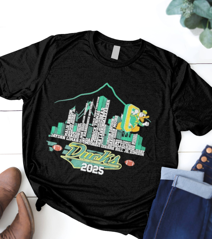 Oregon Ducks 2025 Mascot Football Cityscape T-Shirt