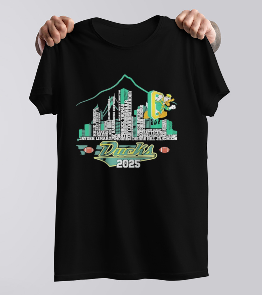 Oregon Ducks 2025 Mascot Football Cityscape T-Shirt