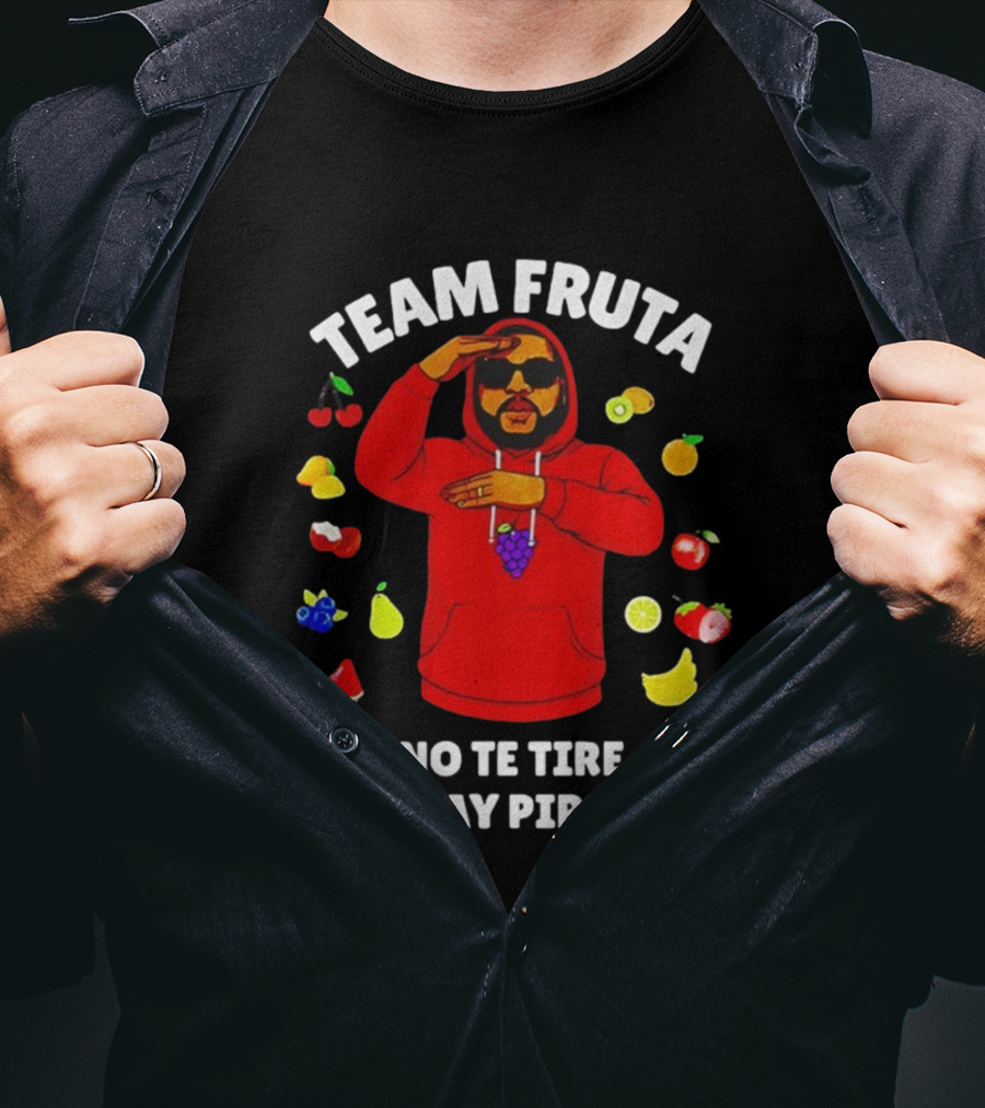 Team Fruta No Te Tire Que Hay Piraña Fruit Character T-Shirt