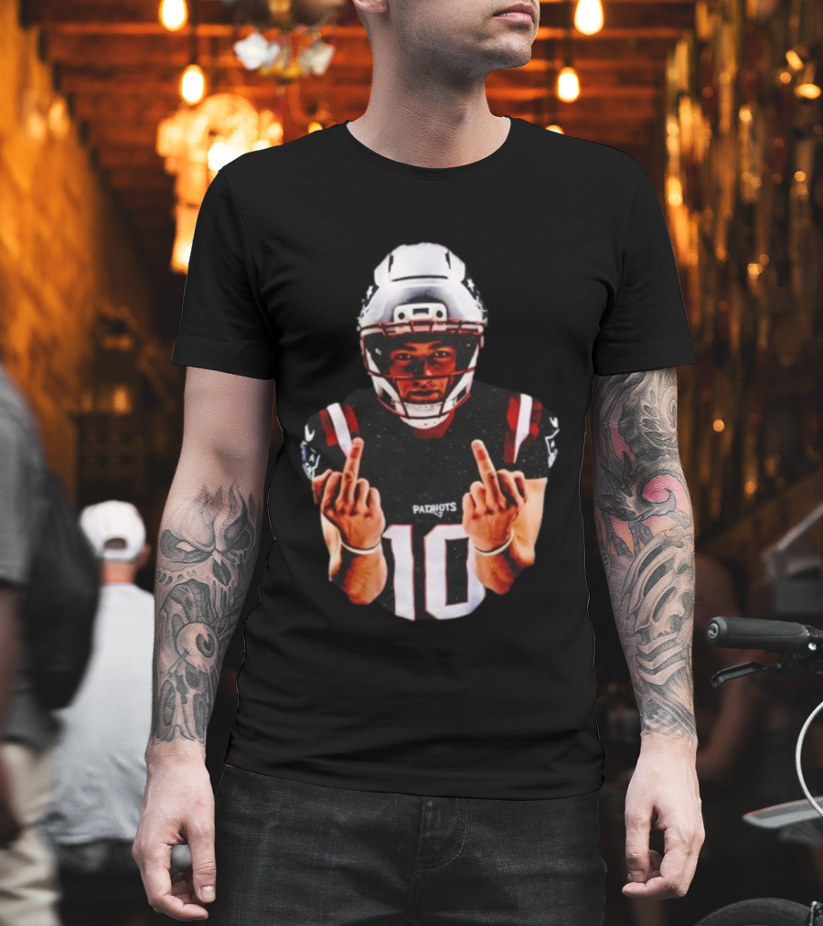 Tom Brady New England Patriots Middle Finger Gesture T-Shirt