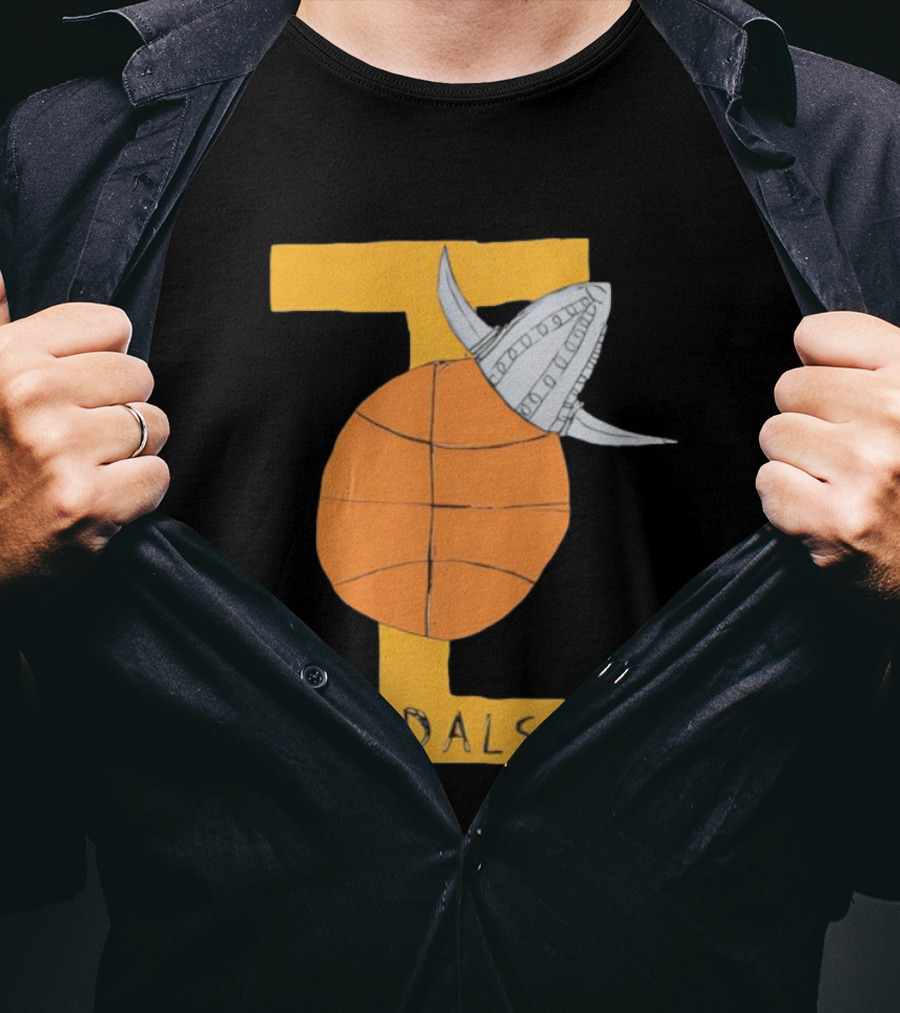 I Vandals Basketball Viking Helmet Graphic T-Shirt