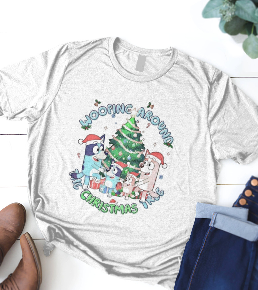 Bluey Family Woofing Around Christmas Tree Santa Hat Merry Christmas T-Shirt