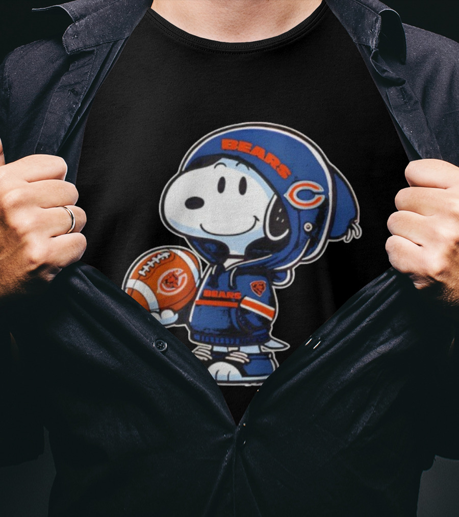 Snoopy Bears Chicago Football Peanuts Fan Gear T-Shirt