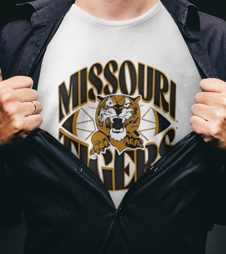 Missouri Tigers Roaring Mascot Claw Graphic T-Shirt