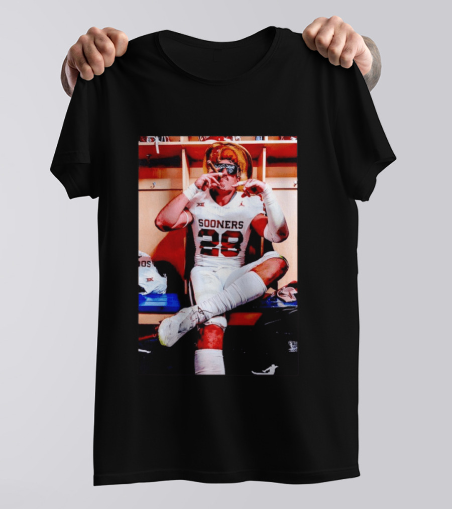 Sooners Football Danny Stutsman Cigar Celebration Locker Room 28 T-Shirt