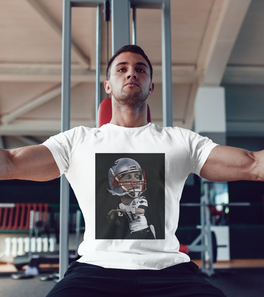 Tom Brady New England Patriots Caricature Super Bowl MVP Quarterback 12 Football Helmet T-Shirt