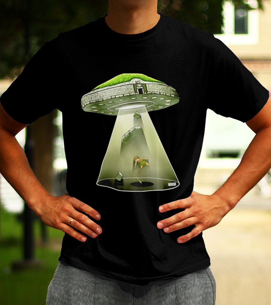 Newgrange UFO Encounter Ancient Aliens UAP Beam T-Shirt