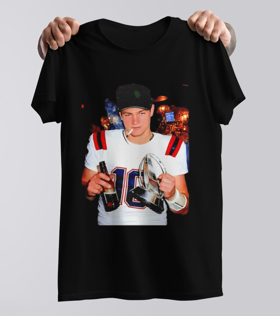New England Patriots 16 Smoking Beer Trophy T-Shirt