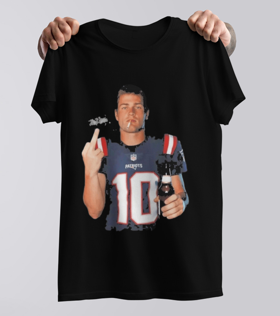 Patriots Number 10 Middle Finger Gesture Smoking Beer T-Shirt