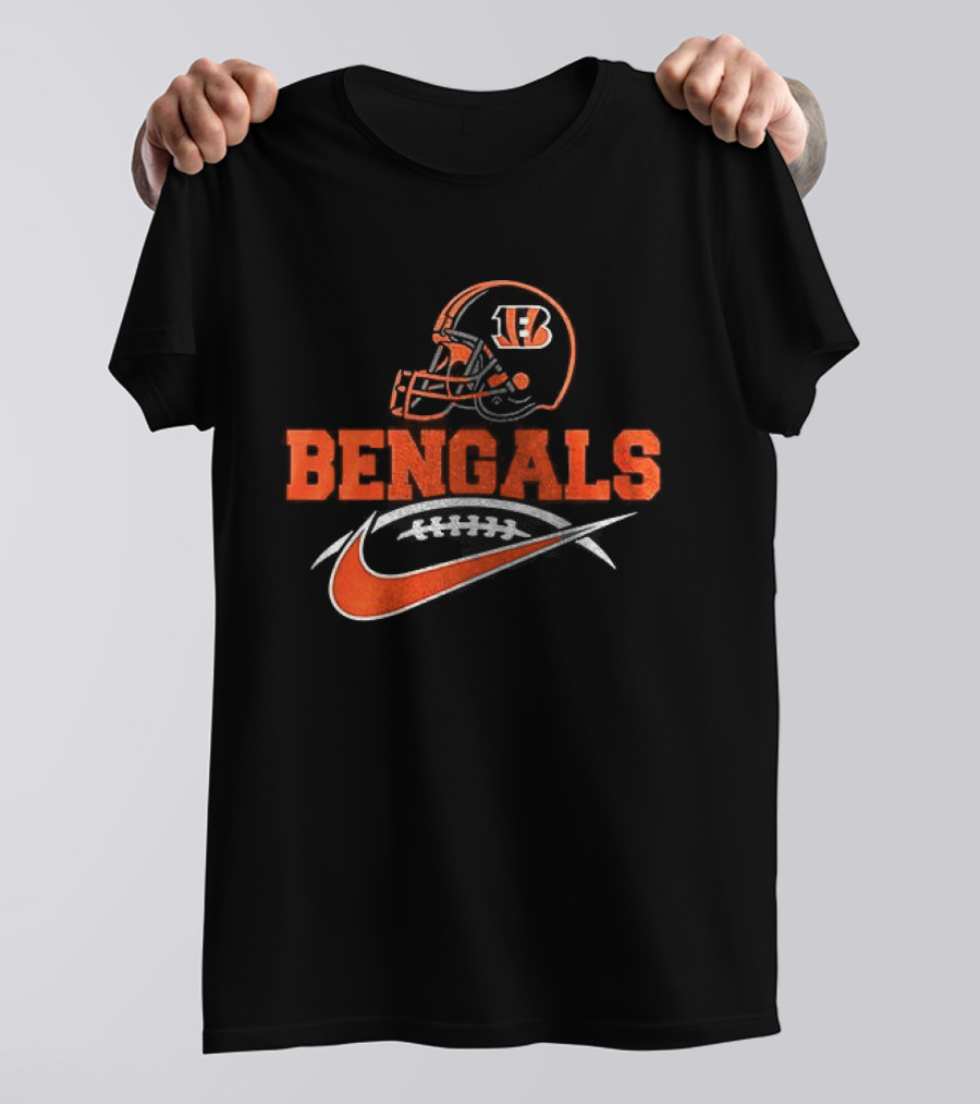 Cincinnati Bengals B Helmet BENGALS Nike Stylized T-Shirt