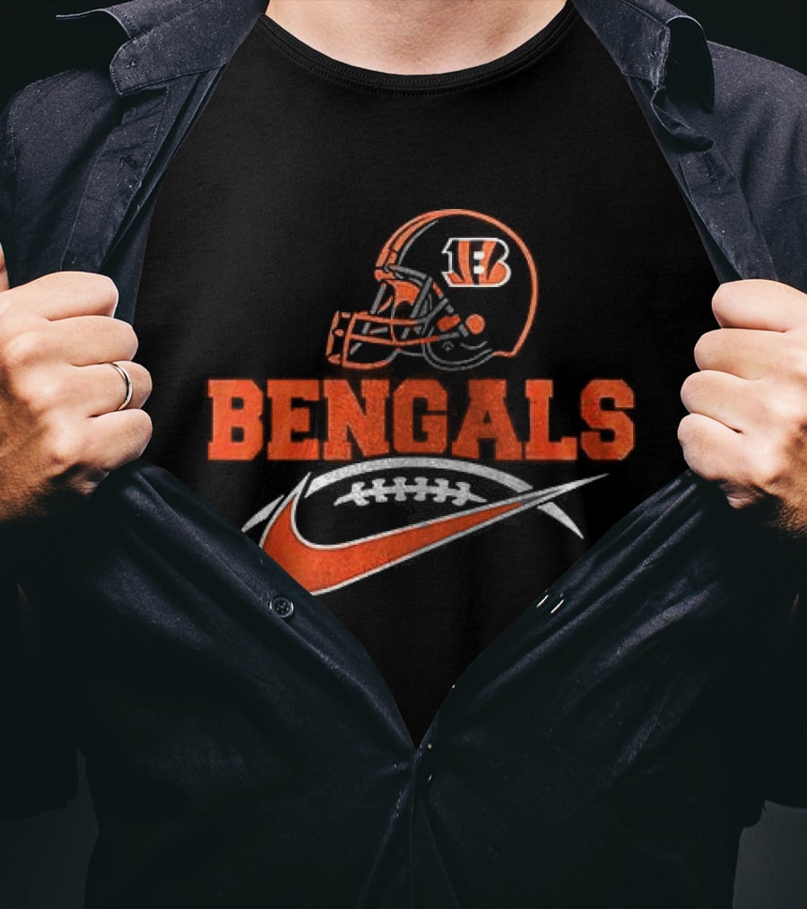 Cincinnati Bengals B Helmet BENGALS Nike Stylized T-Shirt