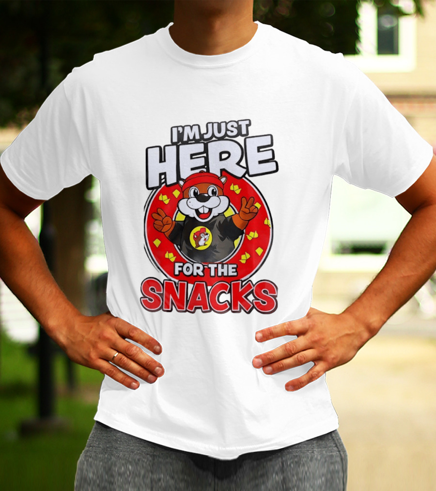I'm Just Here For The Snacks Buc Ee's Fun Cartoon T-Shirt