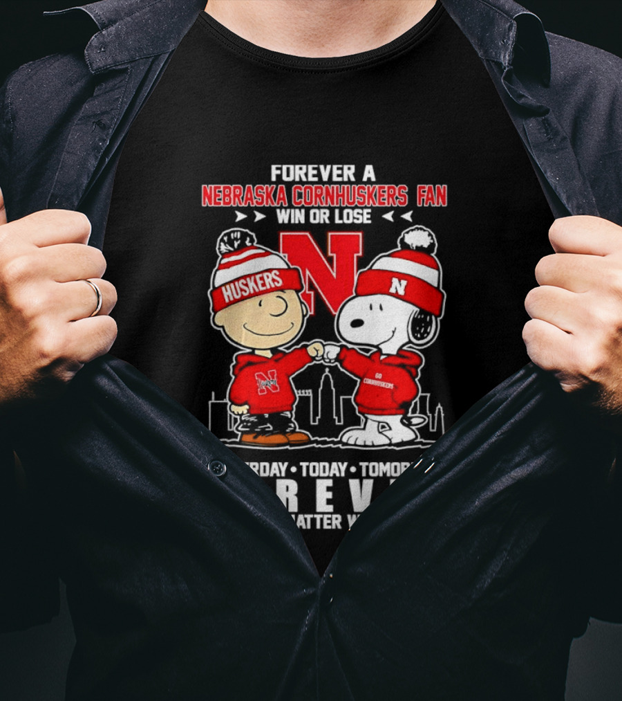 Forever A Nebraska Cornhuskers Fan Charlie Brown Snoopy Huskers Forever No Matter What T-Shirt