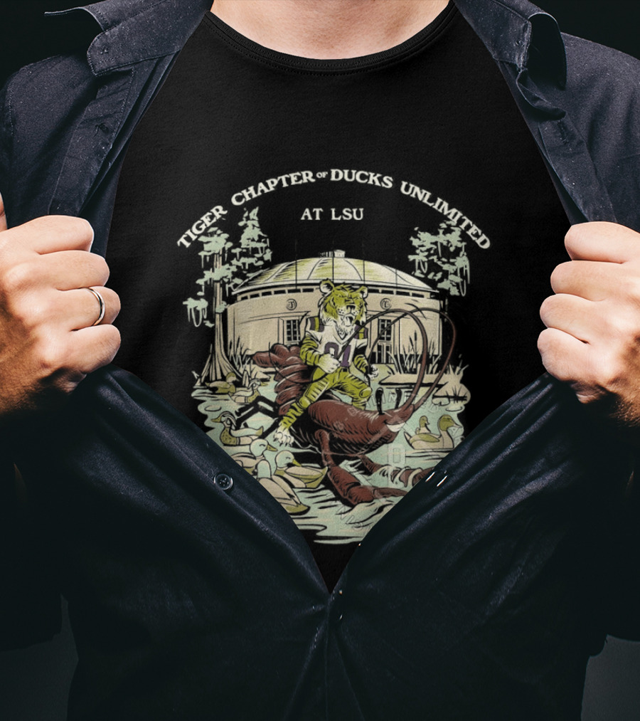 LSU Tiger Chapter Of Ducks Unlimited Established 1937 Tiger Holding Crawfish With Ducks T-Shirt