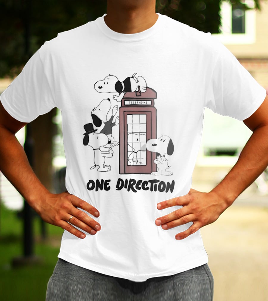 Snoopy One Direction Red Phone Booth T-Shirt
