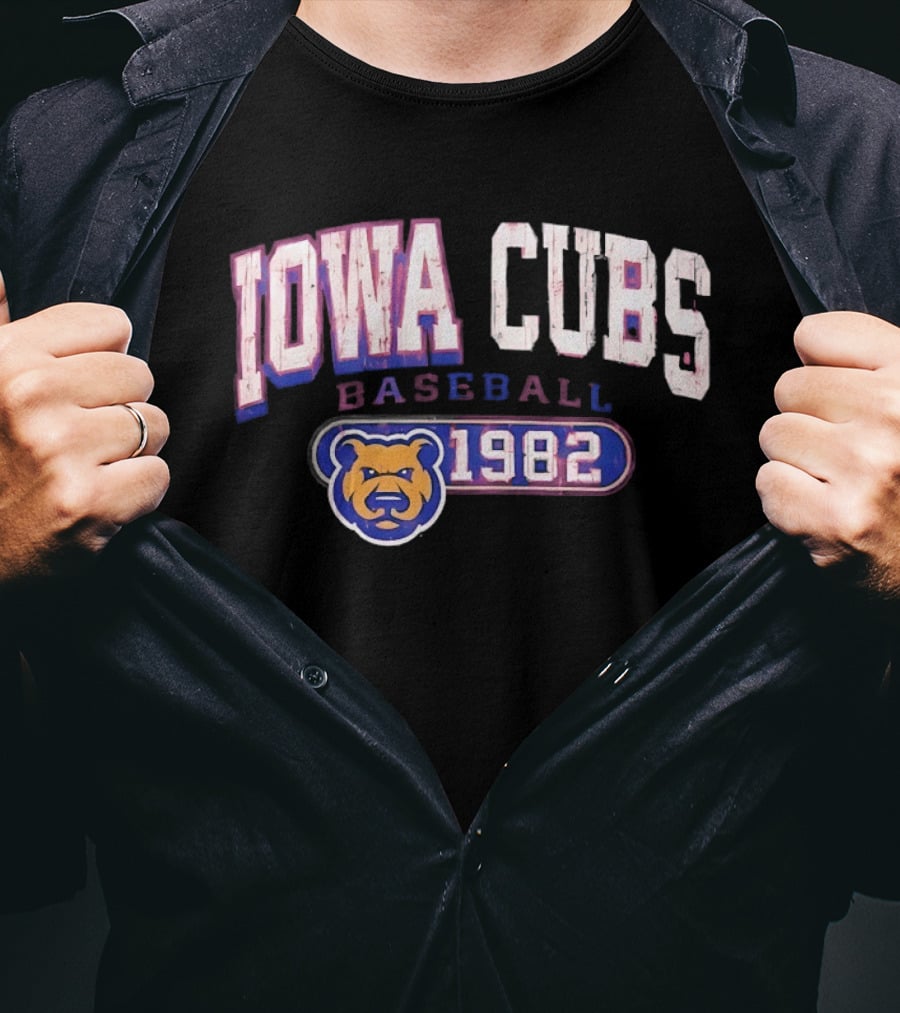 Iowa Cubs Baseball 1982 Vintage Emblem With Bear T-Shirt